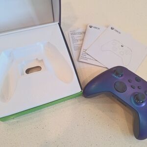 Xbox Controller in Stellar Shift, in Box with Intructions, works with Xbox S/X